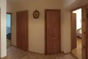 Трехкомнатная квартира, Горно-Алтайск