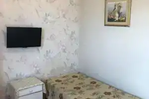 Комната, Адлер