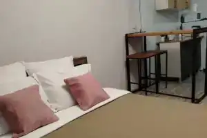 Студия, Айхал