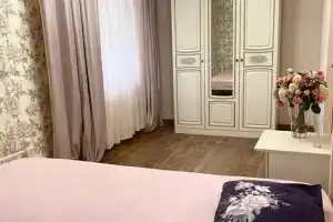 Трехкомнатная квартира, Пицунда