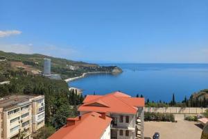 Трехкомнатная квартира, Партенит