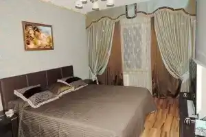 Трехкомнатная квартира, Лазаревское