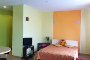 Студия, Зеленая Поляна