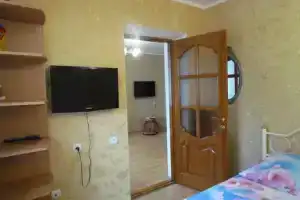 Двухкомнатная квартира, Партенит