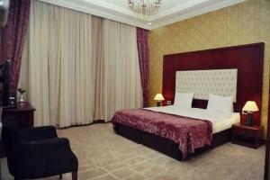 Отель Clover Hotel
