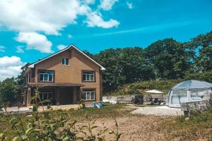 Коттедж Частный дом на Бардина-Хуторской 93