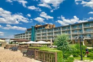 Отель Ribera Resort & SPA