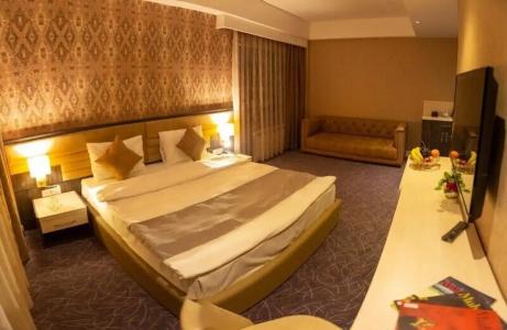Parkway Inn & Spa - 77