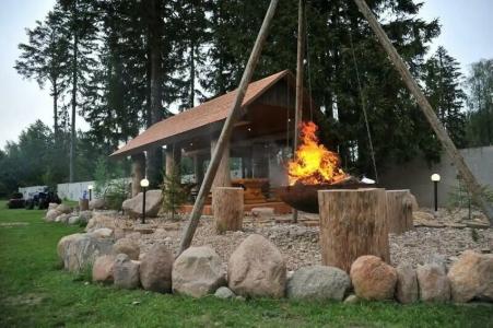 Forest Court - 12