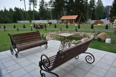 Forest Court - 17