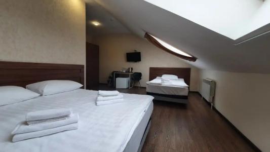 MEGA-HOTEL - 85
