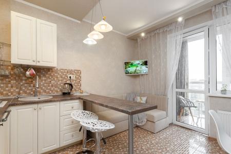 у Исторического центра - 48