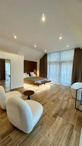 Residence - 104