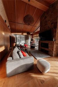 Residence - 276