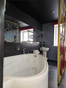 Room12 - 86