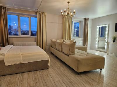 Room12 - 72