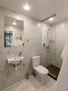 Room12 - 64