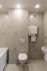Room12 - 138