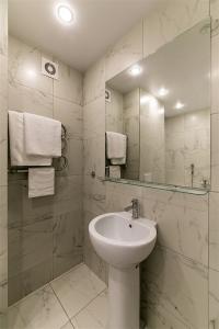 Room12 - 139