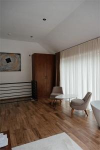 Residence - 189