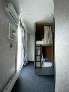 SEAL-hostel - 48