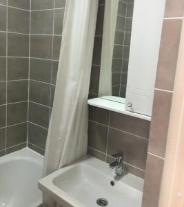 Аллес, Лазаревское, Сьянова 16 - 42