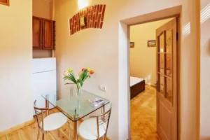 Do Lvova Apartments, Львов