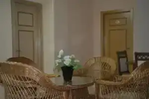 Royal gaz Hotel, Дуррес
