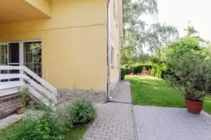 Kenese Gyöngye Apartmanház, Балатонкенеше