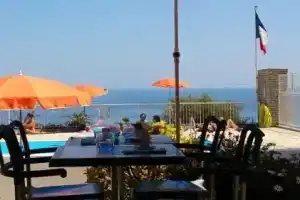 Superbe Studio avec Terrasse, Jaccuzi, Vue Mer Quartier Fabron à Nice, Ницца