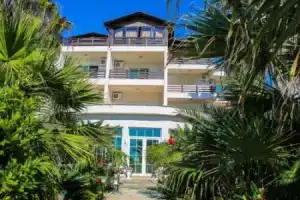 Hotel «Venezia», Голем