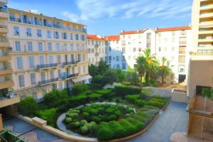 Nestor&Jeeves - PALAIS MEDITERRANNEE TERRASSE - Central - Very close sea, Ницца