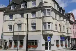 Hotel «Monopol», Хильден