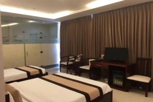 Hotel «Luxury Hậu Giang Quận 6», Хошимин