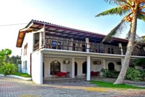 Deutsch Lanka Hotel, Хикадуа