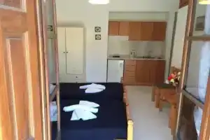 Ourania Studios, Петра