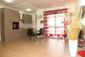 Emmahouse, Остия-Антика