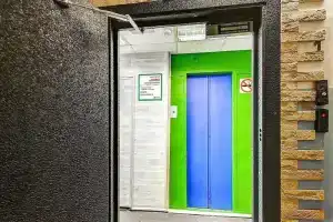Апельсин на Красных воротах, Москва