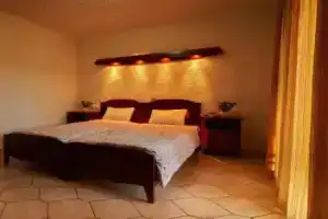 Hotel «Pontos», Сарти