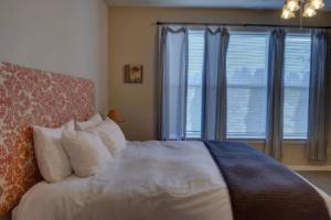 Family Cabana 3 Br home by RedAwning, Рокуэй-Бич