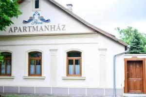 Páva Apartmanház, Мако