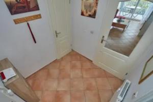 Ferienwohnung 4 Strandstraße 8 mit Balkon, Остзеебад Баабе