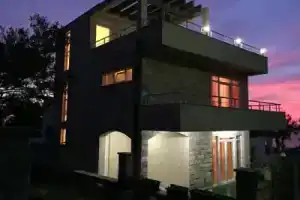 Hotel «Korali», Сутоморе
