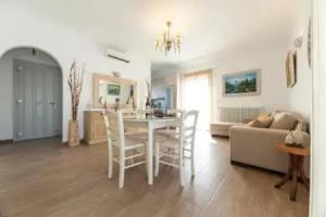 Panos Apartment Naousa, Науса