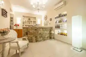 Апарт-отель «Sunny Hill Studios», Сани-Бич