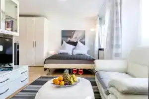 Apartment Downtown im City Tower im Herzen der Innenstadt und am Hafen, Фридрихсхафен