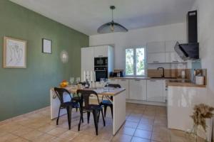 SARLAT - 24 - L'appartement d'Euphé avec piscine, Сарла-ла-Канеда