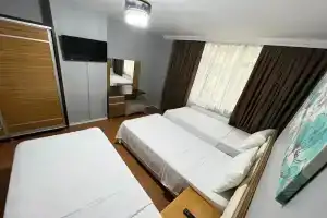 City Blue Hotel, Элязыг