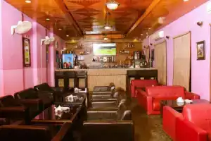 Dreamland Gold Resort &, Бутвал