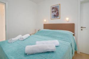 Awesome Apartment in Banjol With Wifi and 2 Bedrooms, Раб